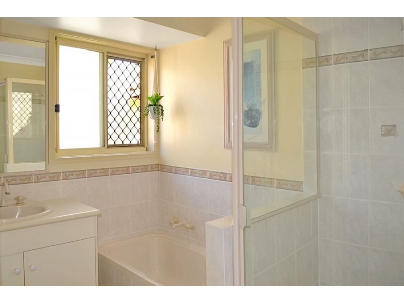 6 Marzena Close, Moggill QLD 4070