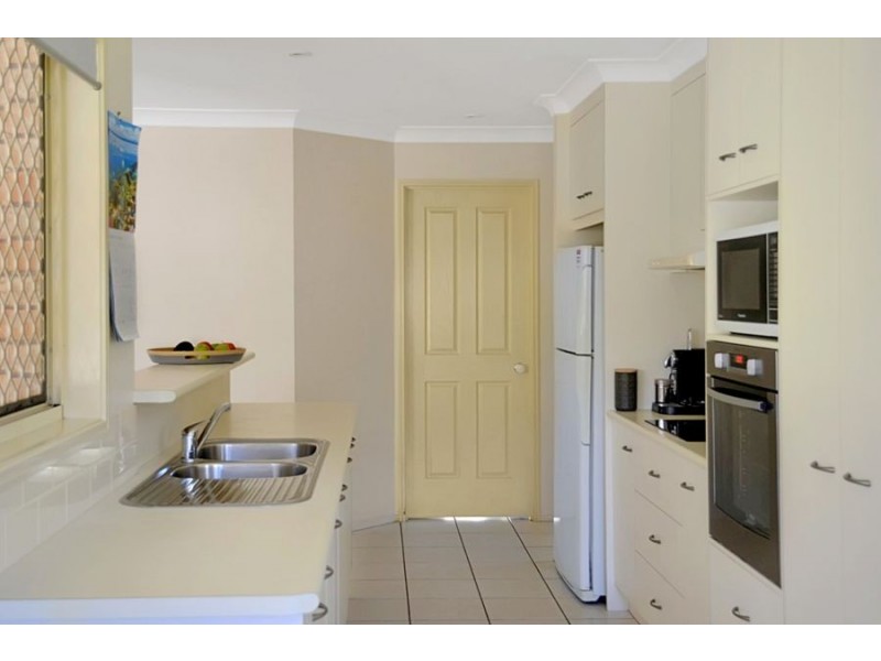 6 Marzena Close, Moggill QLD 4070