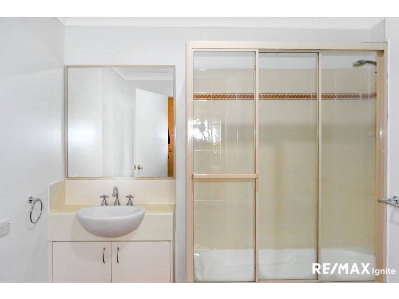 25/250 Sumners Road, Riverhills QLD 4074