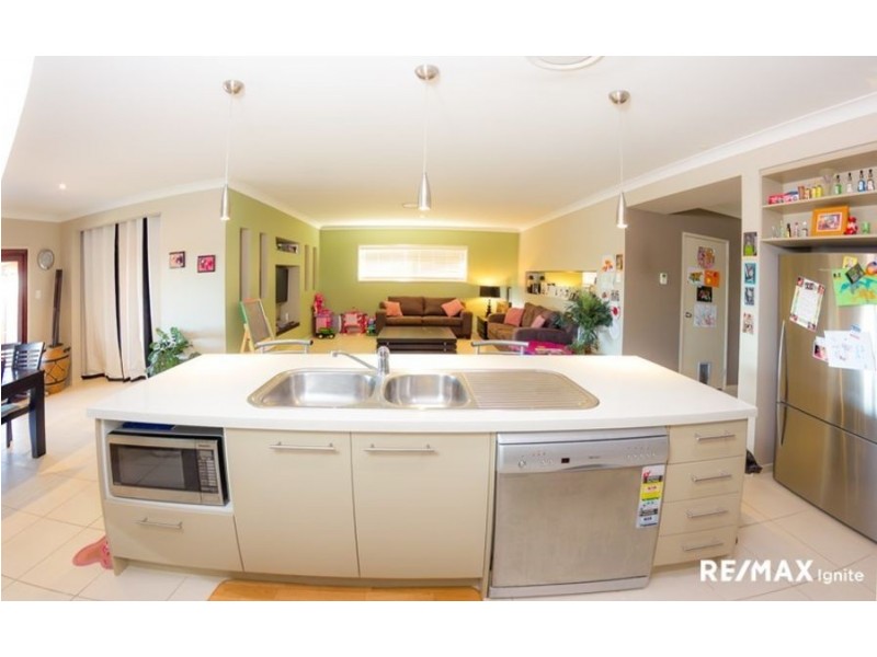 16 Clydesdale Place, Sumner QLD 4074