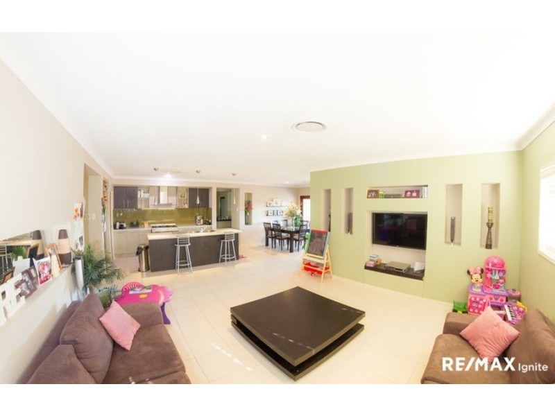 16 Clydesdale Place, Sumner QLD 4074