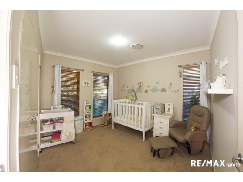 16 Clydesdale Place, Sumner QLD 4074