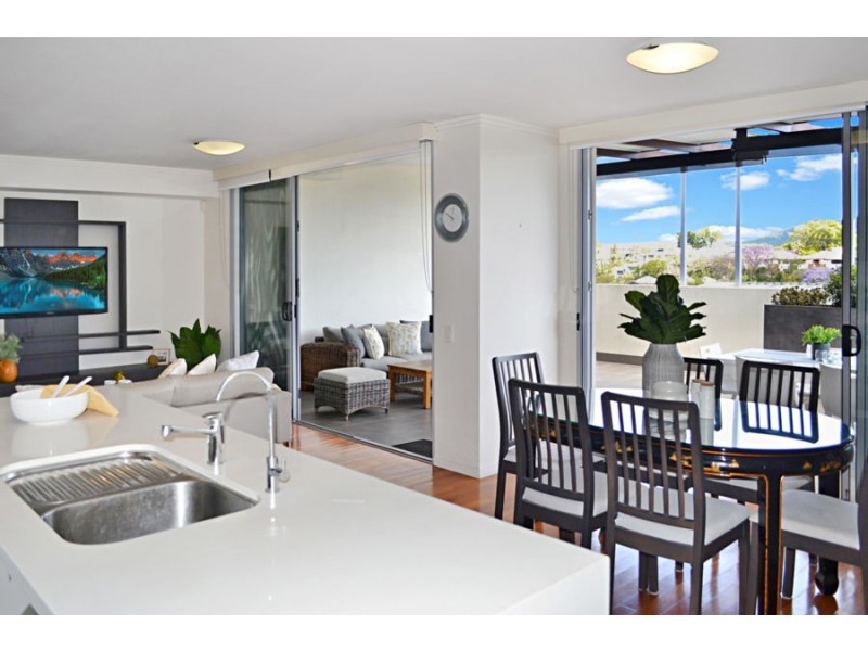 8/74 Dengate Lane, St Lucia QLD 4067