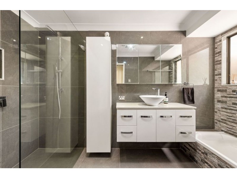 28 Raeside Street, Westlake QLD 4074