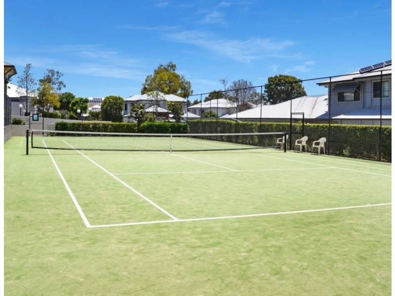 4/35 CENTRAL AVENUE, Mount Ommaney QLD 4074