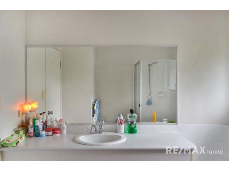 22 Freesia Close, Springfield Lakes QLD 4300