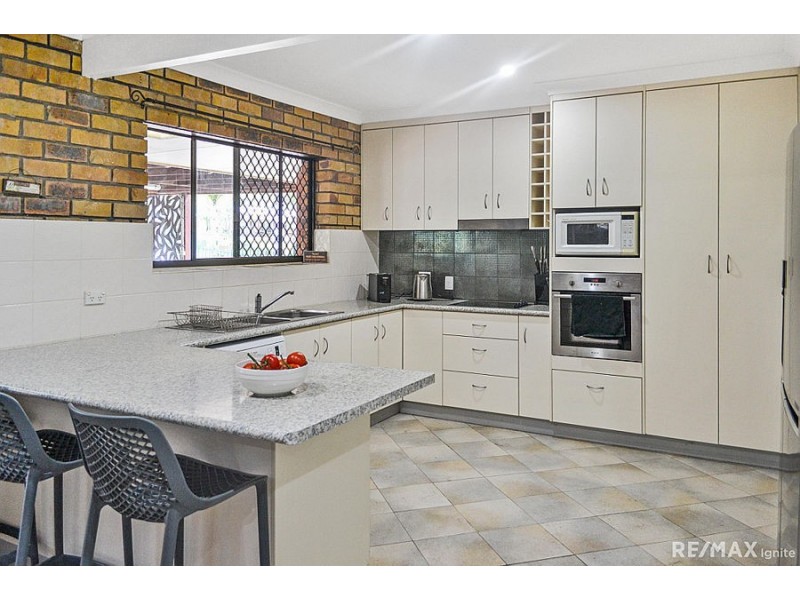 141 Phillip Crescent, Barellan Point QLD 4306