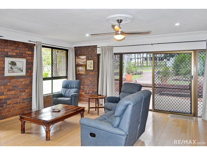 141 Phillip Crescent, Barellan Point QLD 4306
