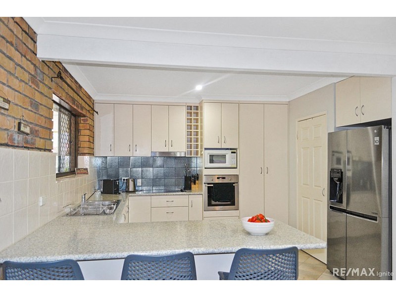141 Phillip Crescent, Barellan Point QLD 4306