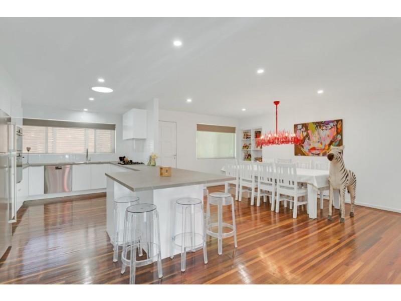 3 Sunset Road, Kenmore QLD 4069