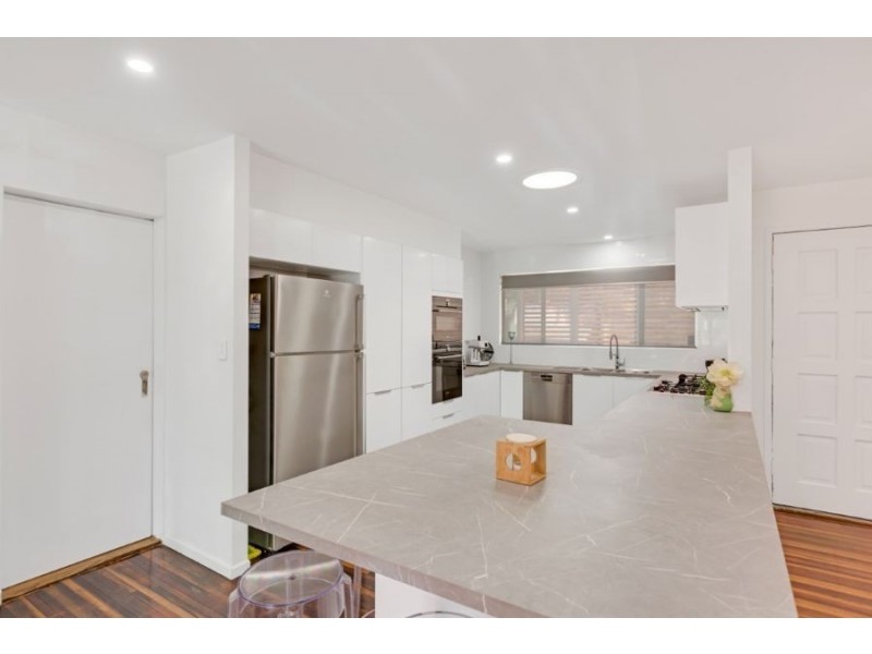 3 Sunset Road, Kenmore QLD 4069