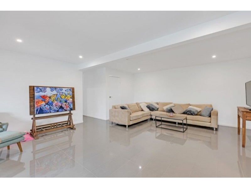 3 Sunset Road, Kenmore QLD 4069