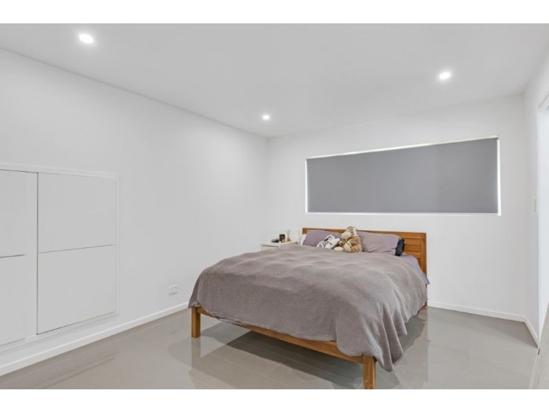 3 Sunset Road, Kenmore QLD 4069