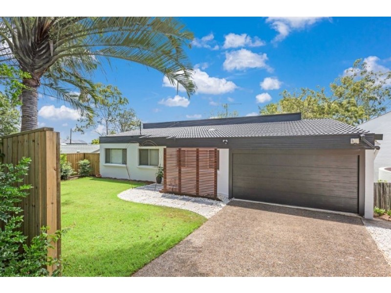 3 Sunset Road, Kenmore QLD 4069