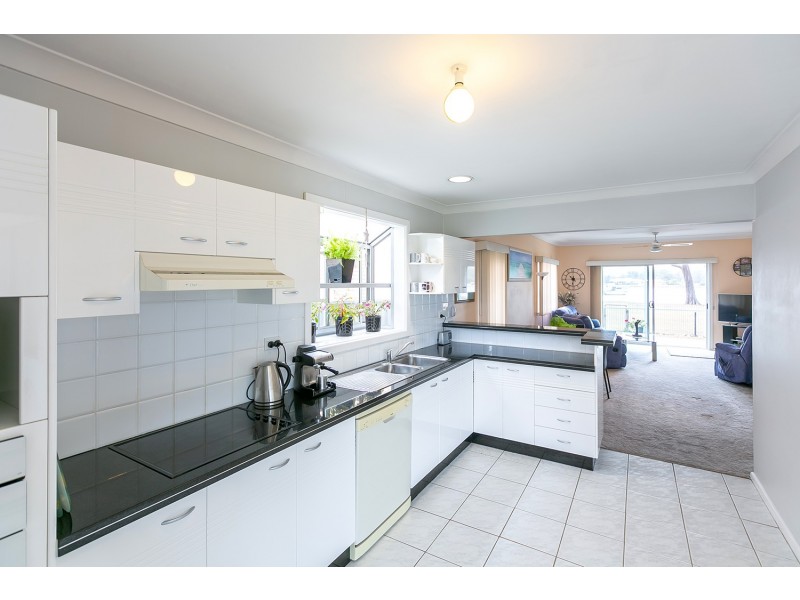 17 Paringa Ave, Davistown NSW 2251