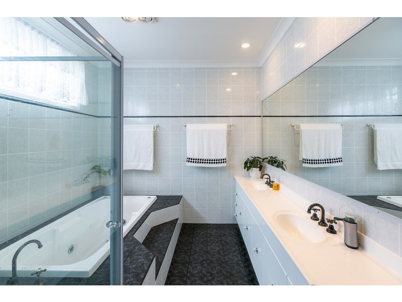 17 Paringa Ave, Davistown NSW 2251