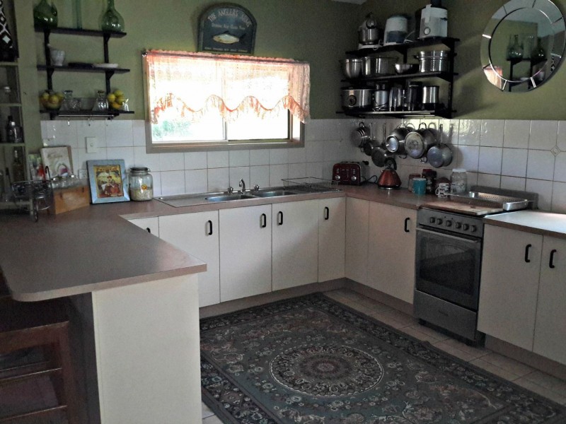 60 WESTERN VIEW Crescent, Ravenshoe QLD 4888