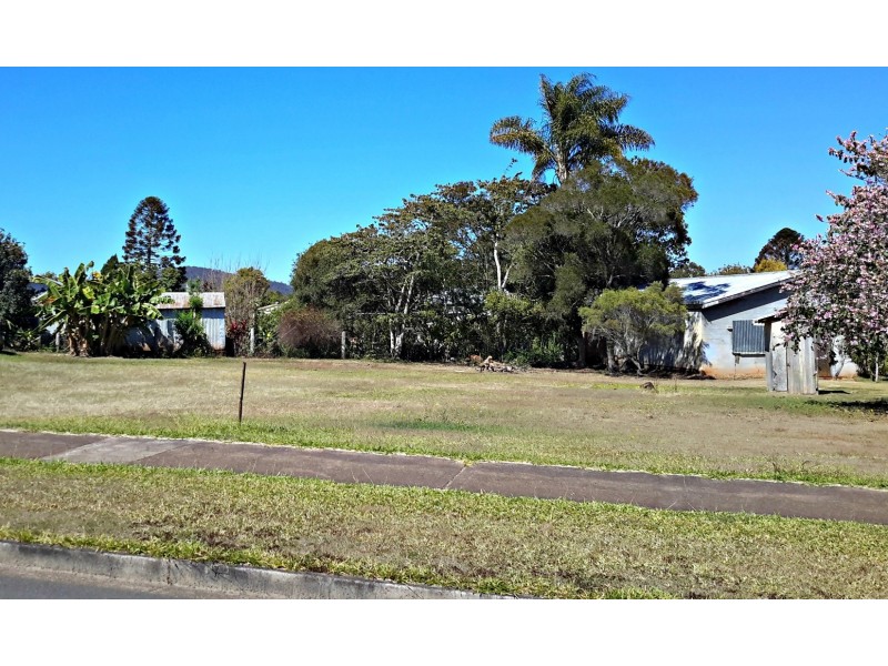 13 Moore St, Ravenshoe QLD 4888