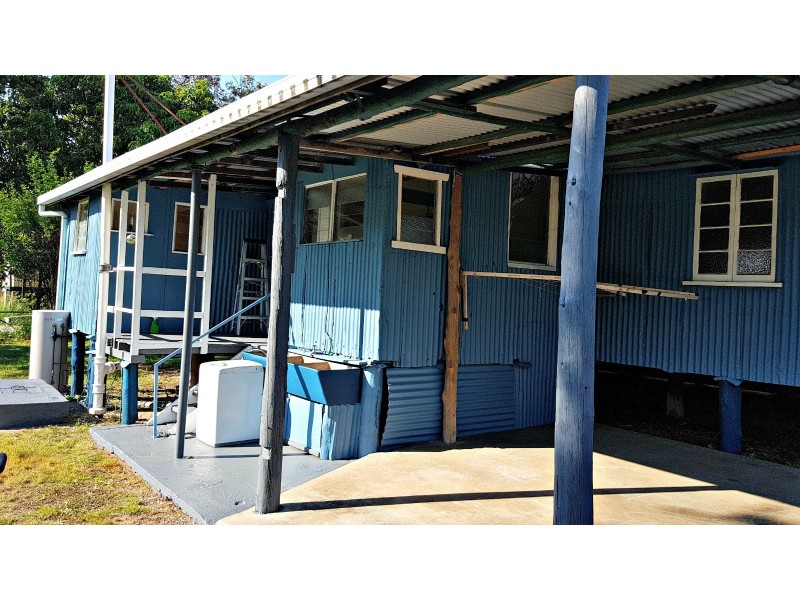 4 Uranium St, Mount Garnet QLD 4872