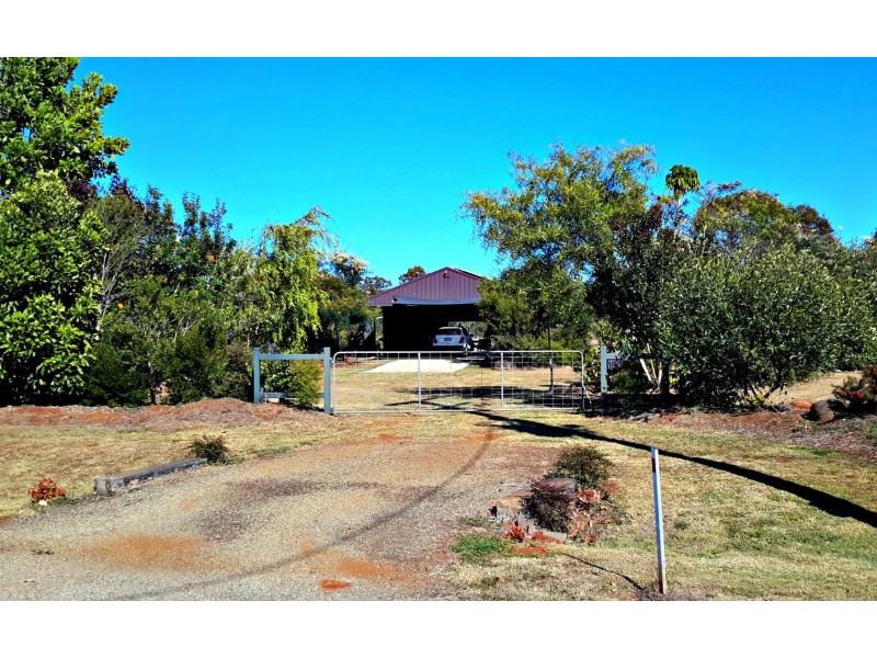 150 Gordon Earl Dr, Millstream QLD 4888