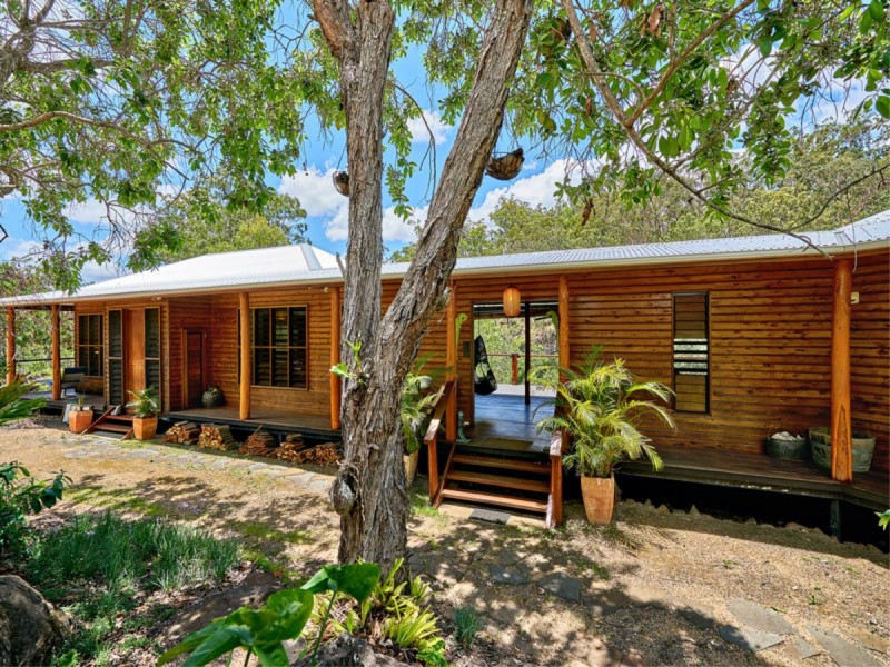 472 Wooroora Rd, Ravenshoe QLD 4888