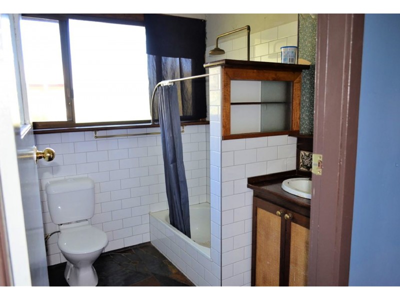 20 John St, Ravenshoe QLD 4888