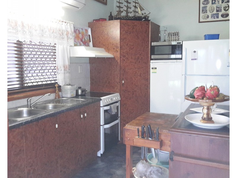 2 Gordon Earl Dr, Millstream QLD 4888