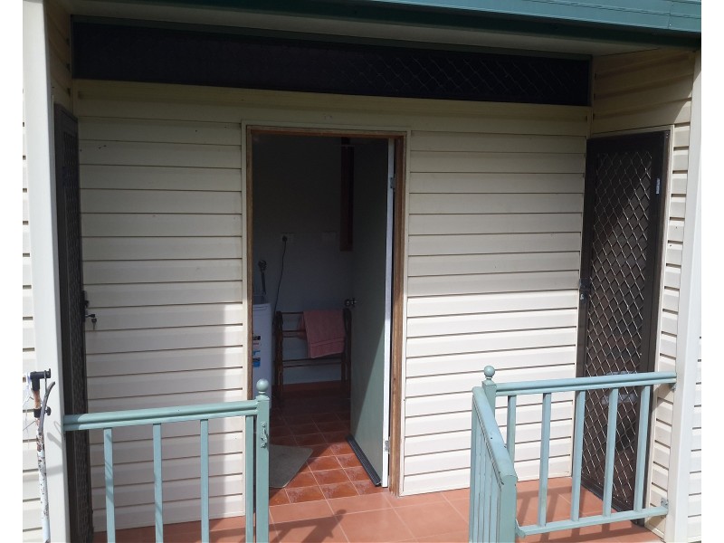 2 Gordon Earl Dr, Millstream QLD 4888