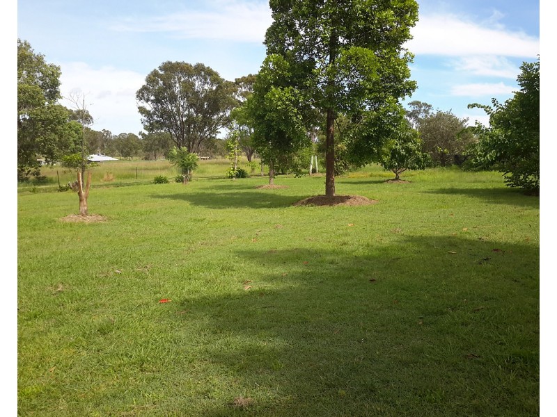 2 Gordon Earl Dr, Millstream QLD 4888