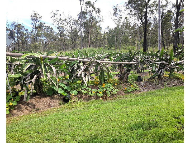 2 Gordon Earl Dr, Millstream QLD 4888