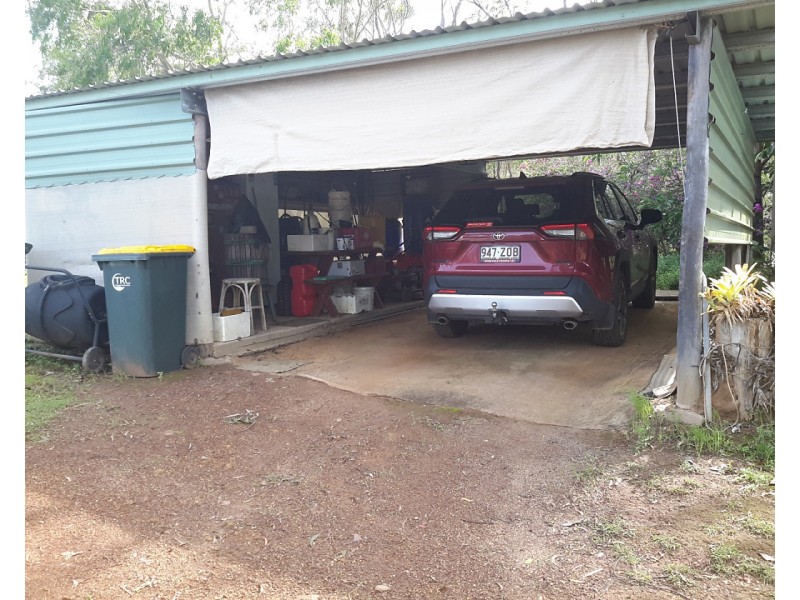 2 Gordon Earl Dr, Millstream QLD 4888