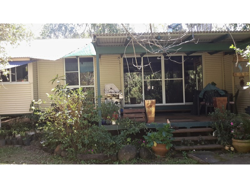 8 Gordon Earl Dr, Millstream QLD 4888