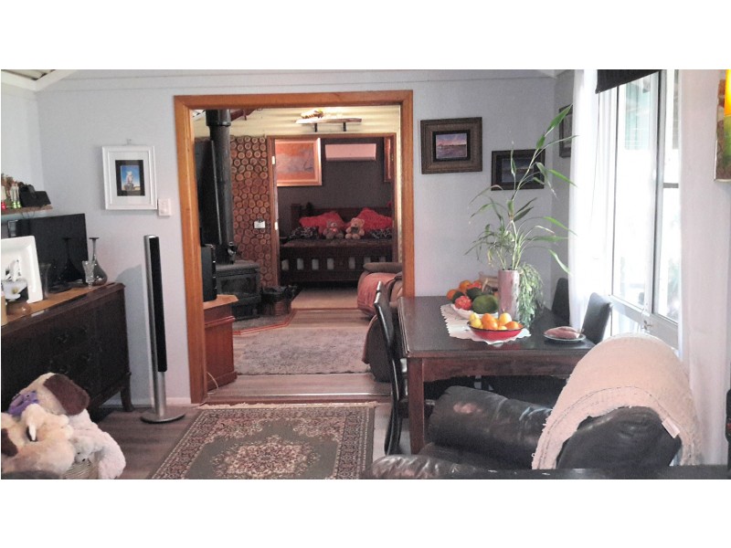 8 Gordon Earl Dr, Millstream QLD 4888