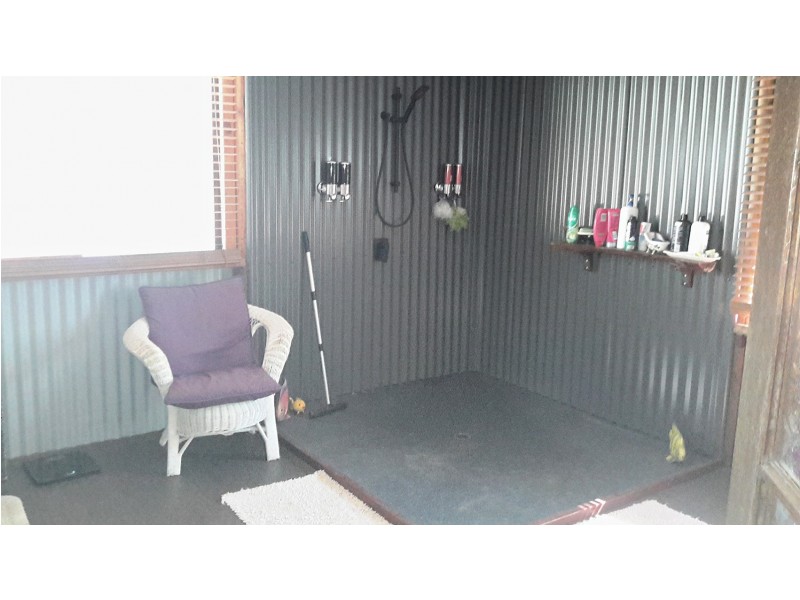 8 Gordon Earl Dr, Millstream QLD 4888