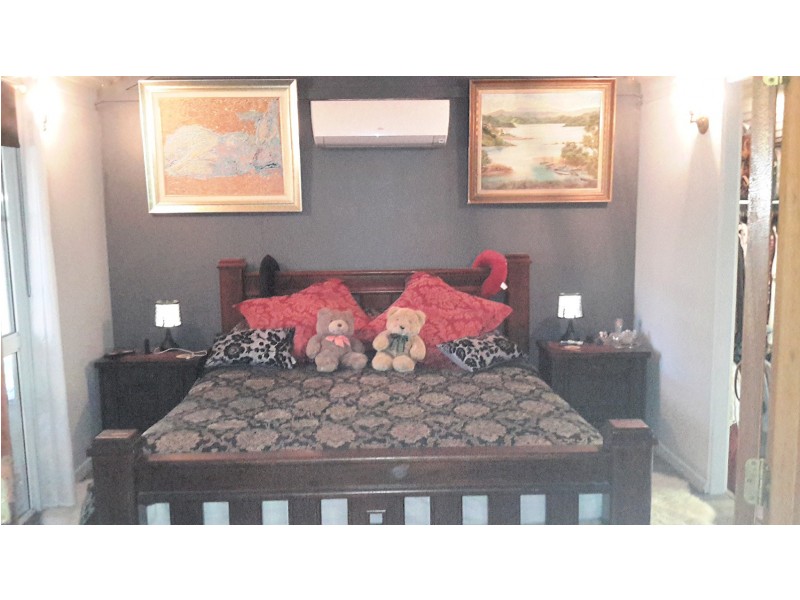 8 Gordon Earl Dr, Millstream QLD 4888