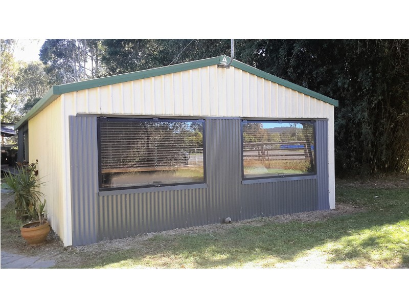 8 Gordon Earl Dr, Millstream QLD 4888