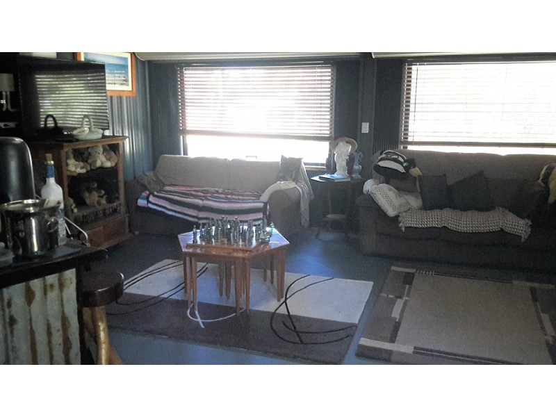 8 Gordon Earl Dr, Millstream QLD 4888