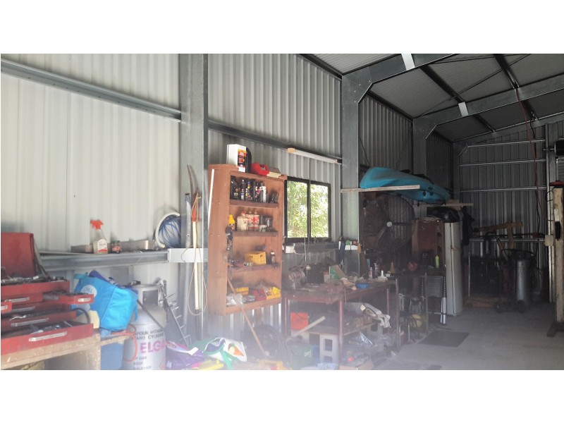 8 Gordon Earl Dr, Millstream QLD 4888