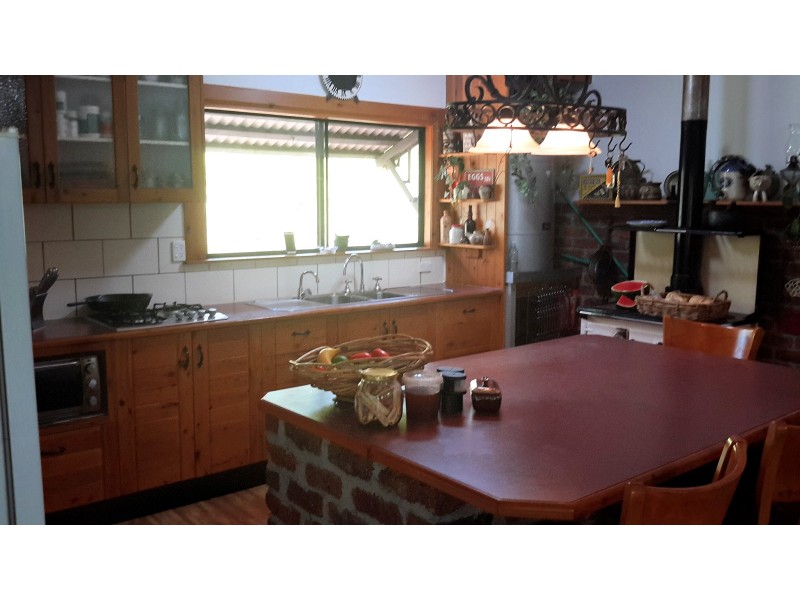 196 Greys Lane, Ravenshoe QLD 4888