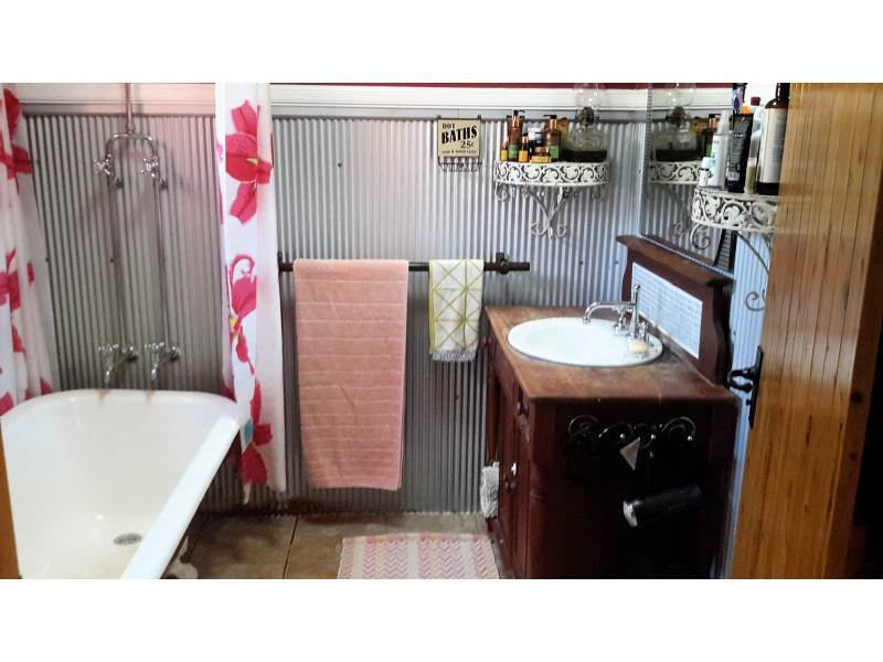 196 Greys Lane, Ravenshoe QLD 4888