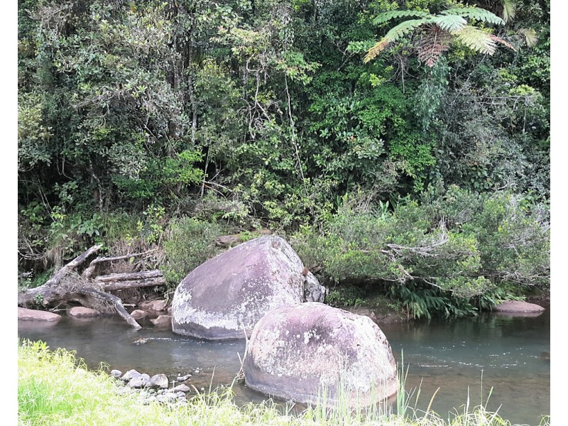 203 Mullins Rd, Beatrice QLD 4886
