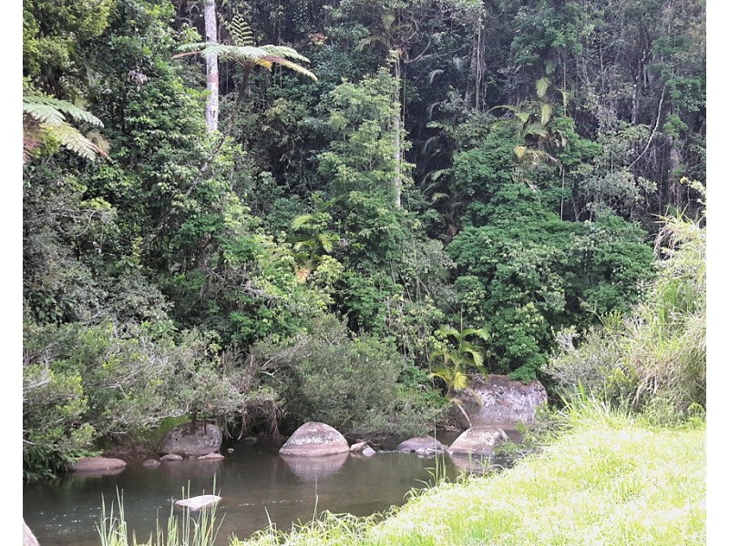 203 Mullins Rd, Beatrice QLD 4886