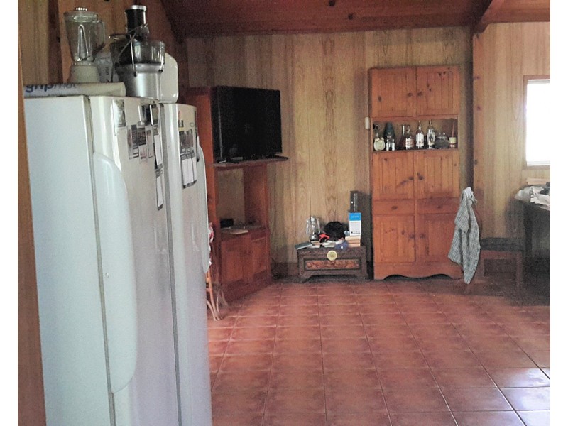 130 Jacaranda Dr, Millstream QLD 4888