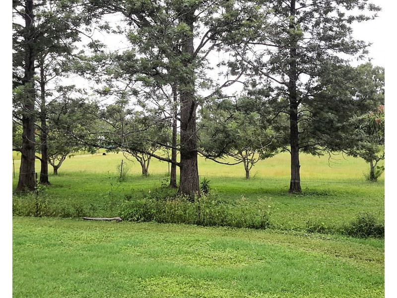 130 Jacaranda Dr, Millstream QLD 4888