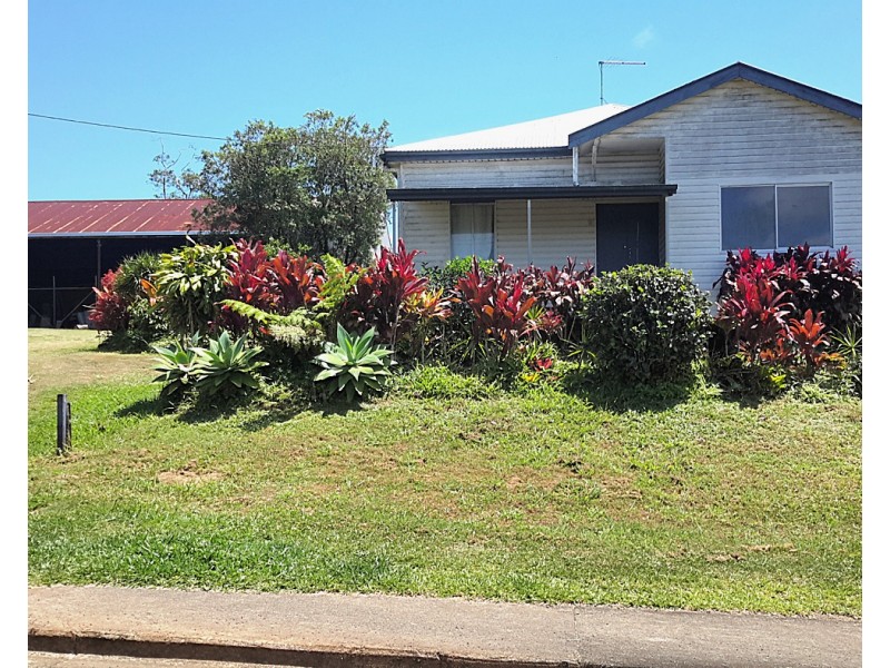 10 Palm Ave, Millaa Millaa QLD 4886