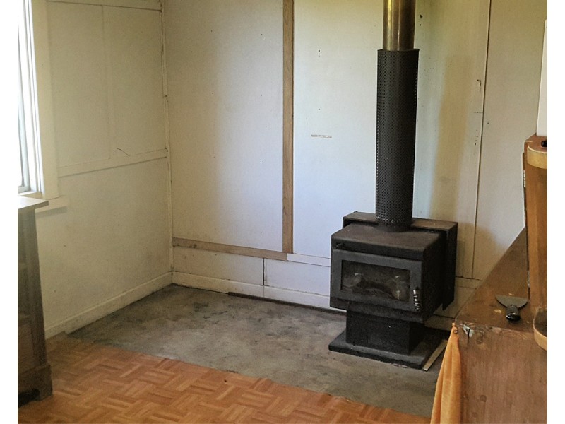 10 Palm Ave, Millaa Millaa QLD 4886