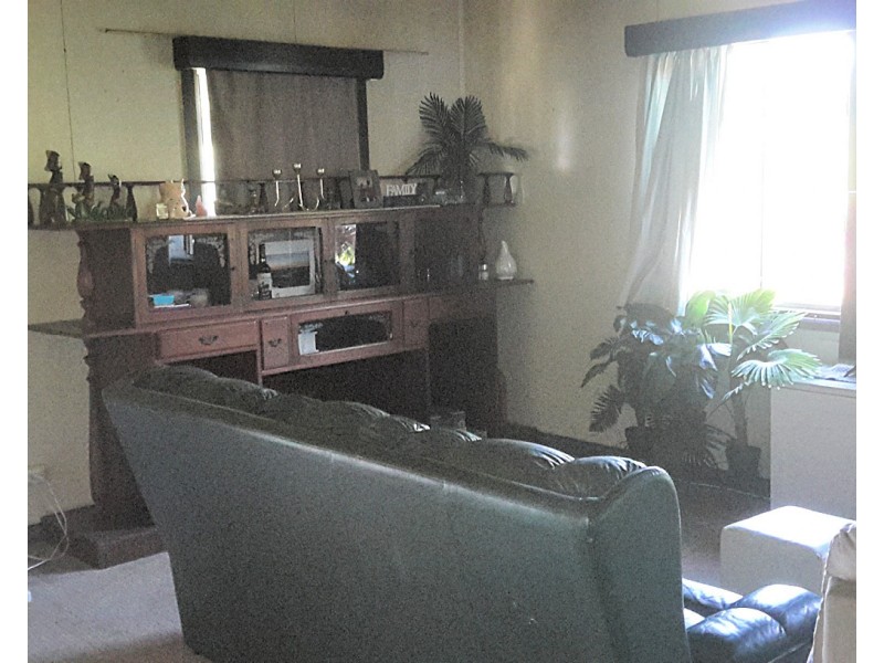 10 Palm Ave, Millaa Millaa QLD 4886