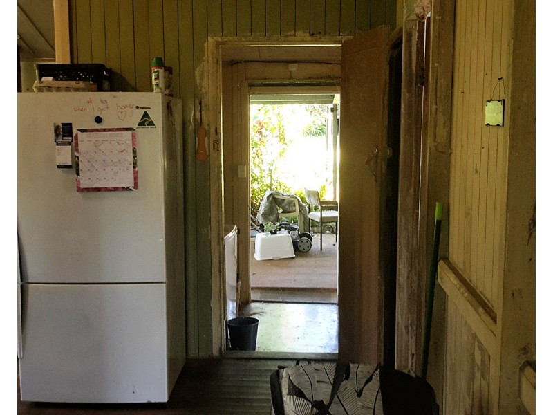 10 Palm Ave, Millaa Millaa QLD 4886