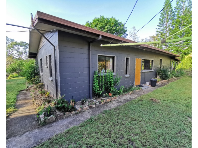 12 Tobacco Rd, Silver Valley QLD 4872