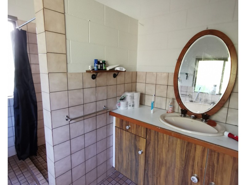 12 Tobacco Rd, Silver Valley QLD 4872